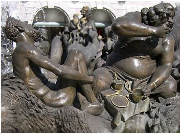 Detail des Brunnens "Ehekarussell" von Jürgen Weber in Nürnberg