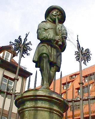 Renaissance-Brunnenfigur Dudelsackpfeifer in Nürnberg am Unschlittplatz