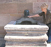 Hiserleinbrunnen am Unschlittplatz in Nürnberg