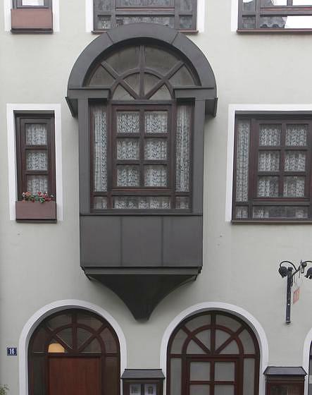 moderne Chörlein in Nürnbergs Weißgerbergasse