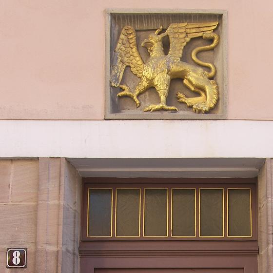 Goldener Greif Burgstraß