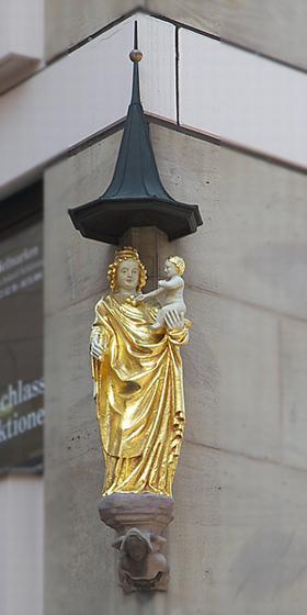 Madonnen-Hausfigur Königstraße 10 in Nürnberg