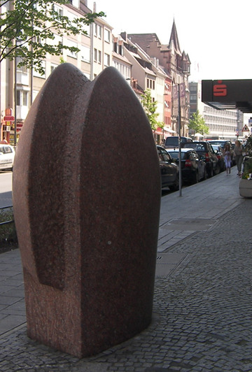 Double, ein Werk von Hans Heiber, seit 1976 vor Stadtsparkasse Nürnberg
