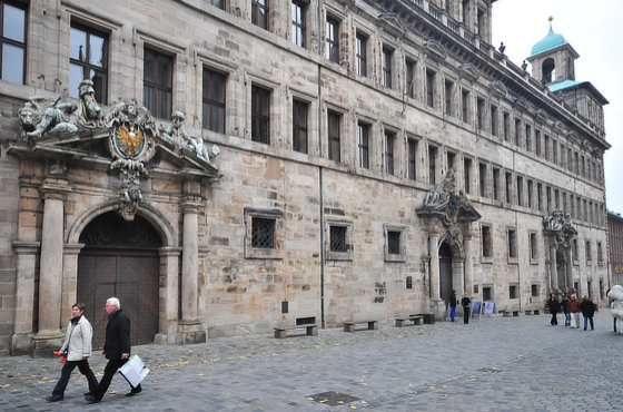 Bratwürstln am Rathaus 