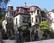 einige stattliche Villen direkt an der Pirckheimerstraße in Nürnberg - hier Haus Nr. 9